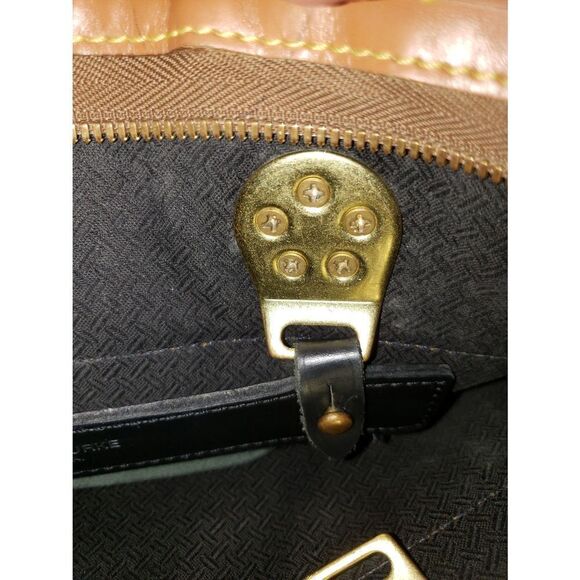 Dooney & Bourke Vintage, Leather, Bucket Purse - Excellent Condition! - Picture 10 of 12